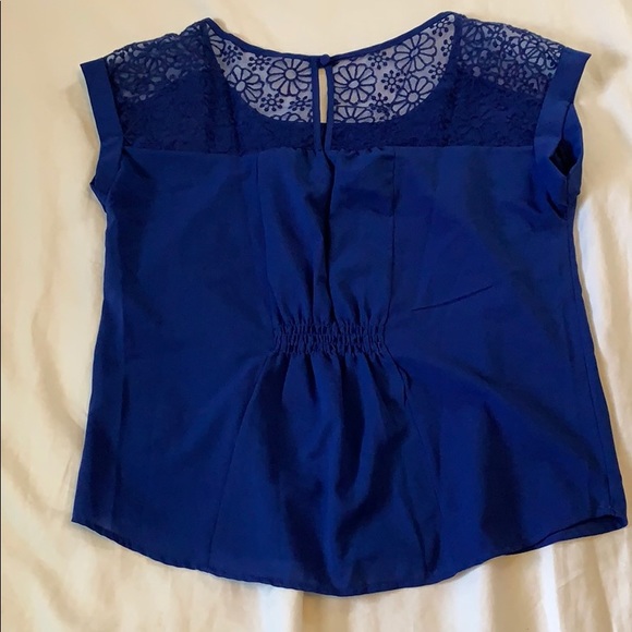 Women’s blouse - Picture 2 of 2